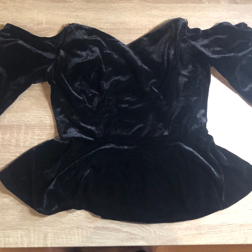 WAYF Serena Velvet Off the shoulder top NWOT
